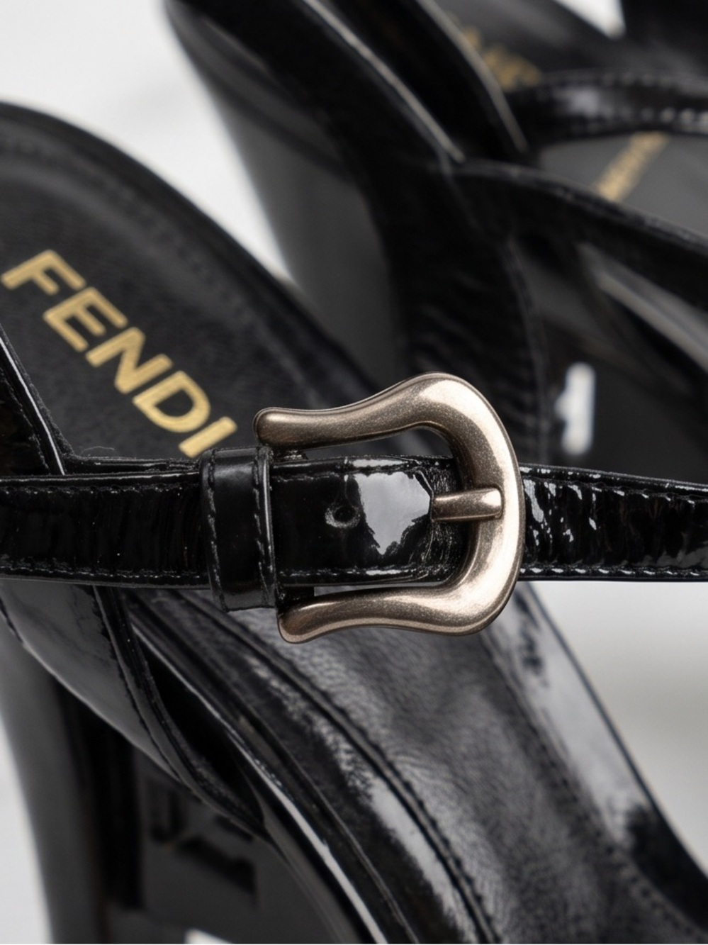 Authentic Zucca FF Logo Sandals - Picture 14 of 14